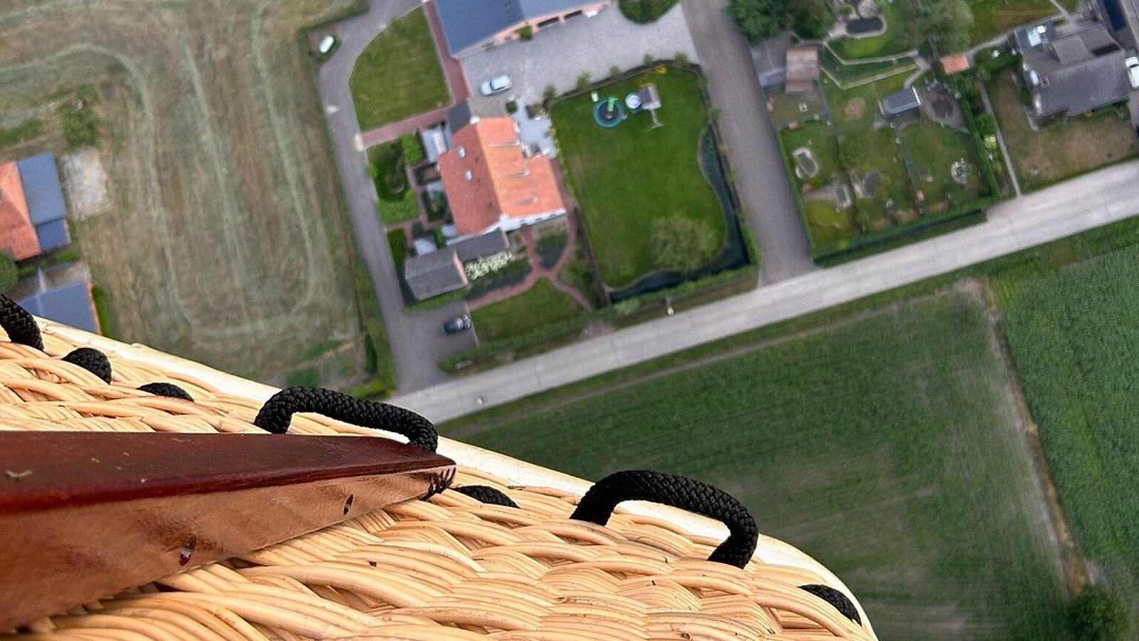 uitzicht tijdens een ballonvaart boven Haspengouw